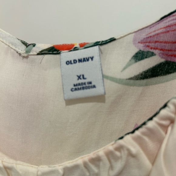 Floral Ruffle top - Picture 3 of 4